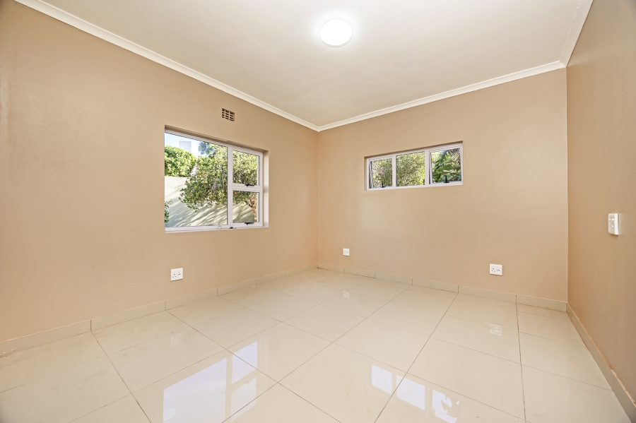 6 Bedroom Property for Sale in Door De Kraal Western Cape